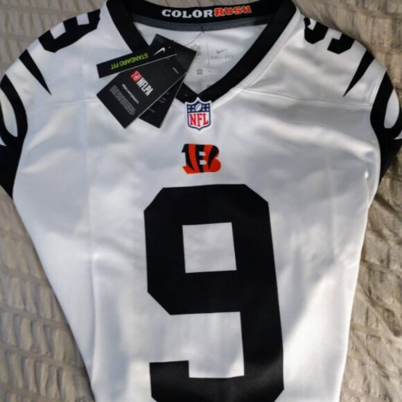 Cincinnati Bengals Joe Burrow Jersey - Picture 5 of 7